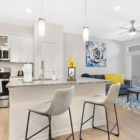 Stylish New Condo In Κόνκορντ Εξωτερικό φωτογραφία