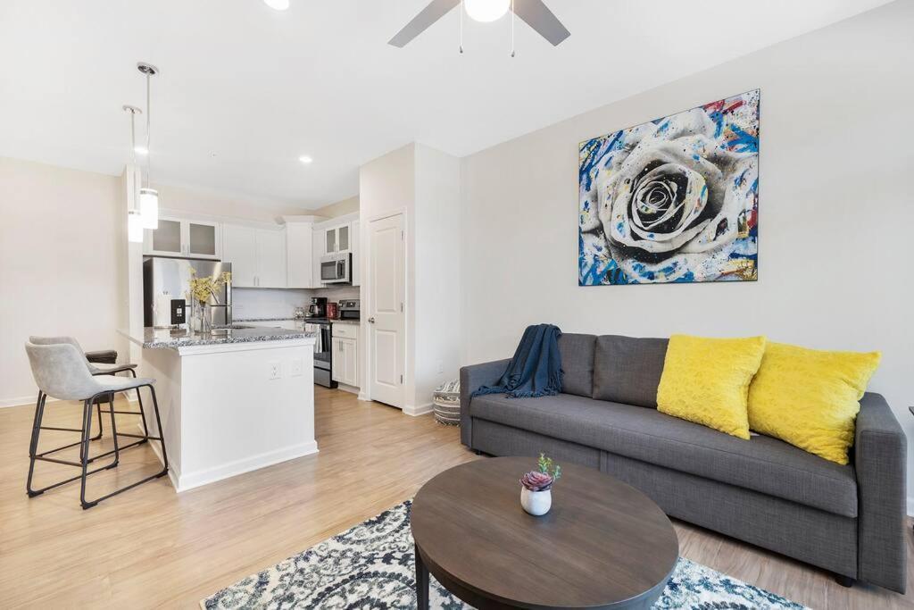 Stylish New Condo In Κόνκορντ Εξωτερικό φωτογραφία